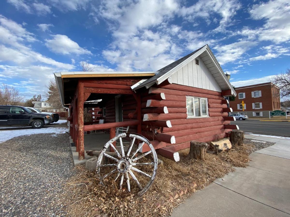 Roundtop Mountain Vista - Cabins And Motel Thermopolis Exteriör bild
